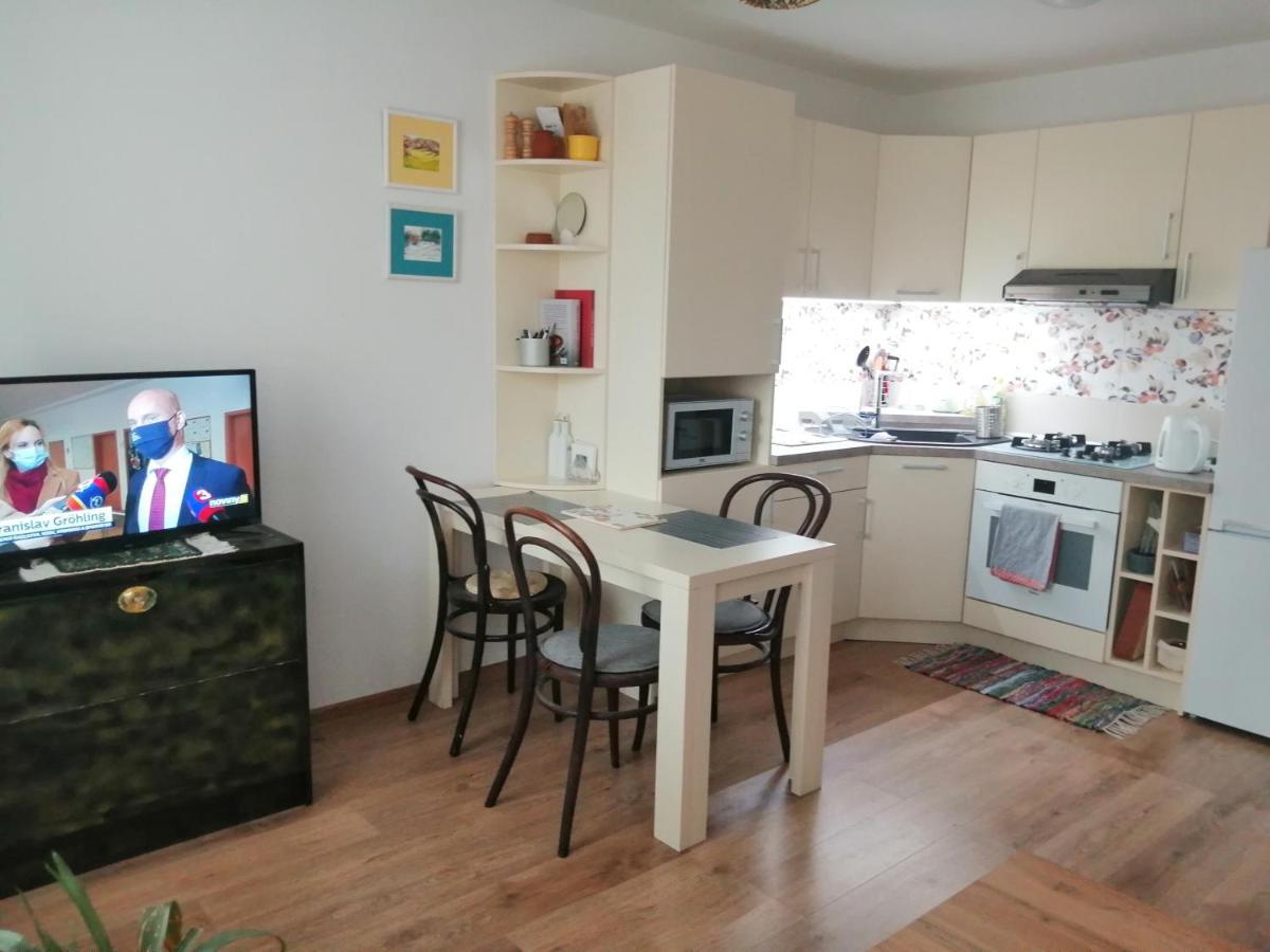 Slavik Apartment Dunajska Streda Luaran gambar